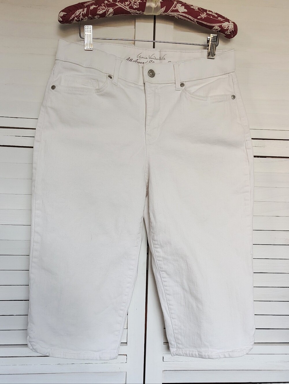 Gloria Vanderbilt All-Around Slimming Effect Skimmer Capri 10